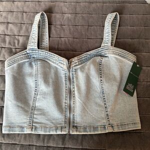 Light denim crop